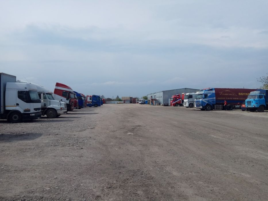 Стоянка для грузовых автомобилей