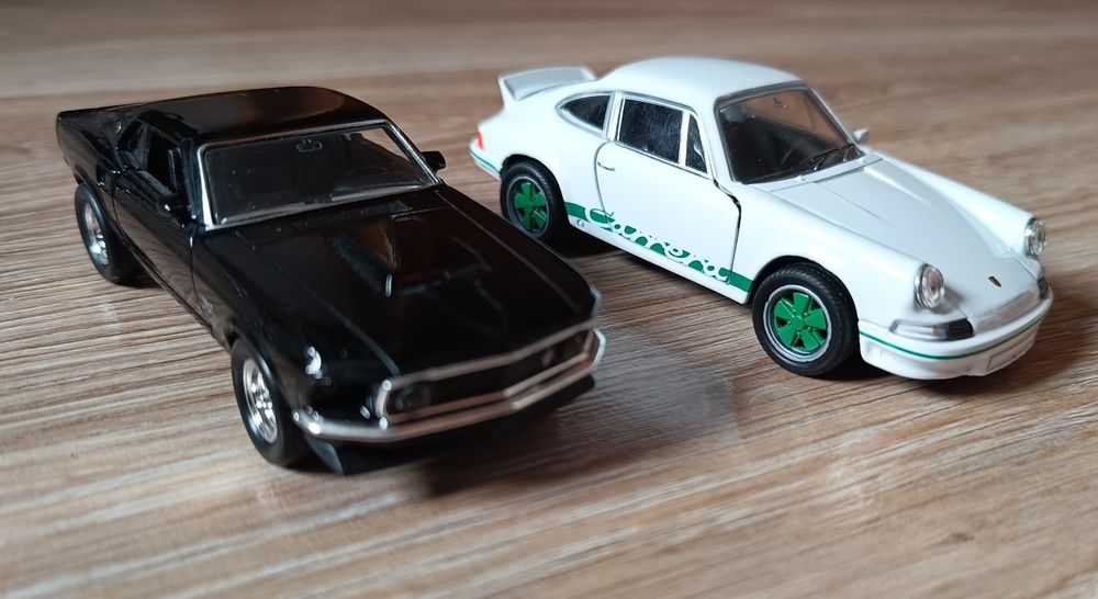 Modele Porsche 911 Carrera Ford Mustang Welly