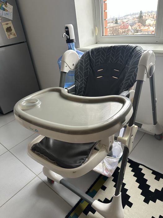 Стілець для годування