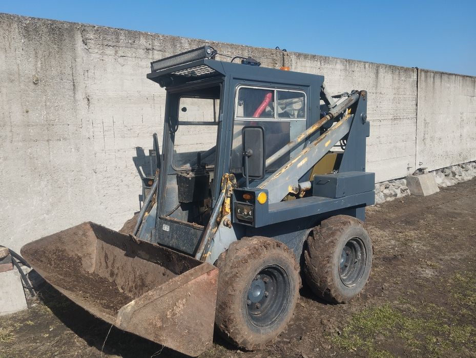 Продам Мини погрузчик unc 061