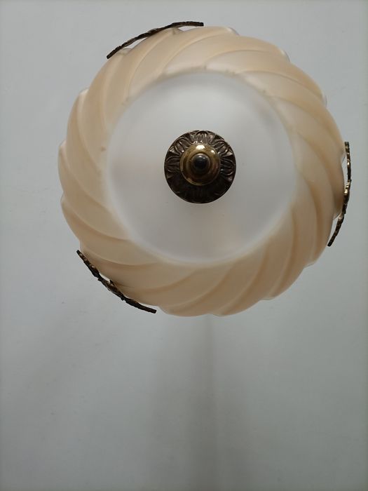 Excellent-condition living room lamp