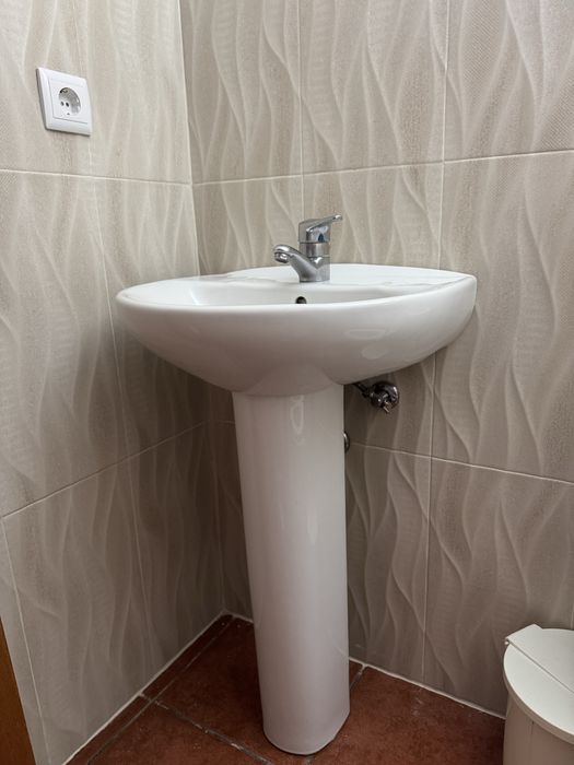 Lavatorio com coluna