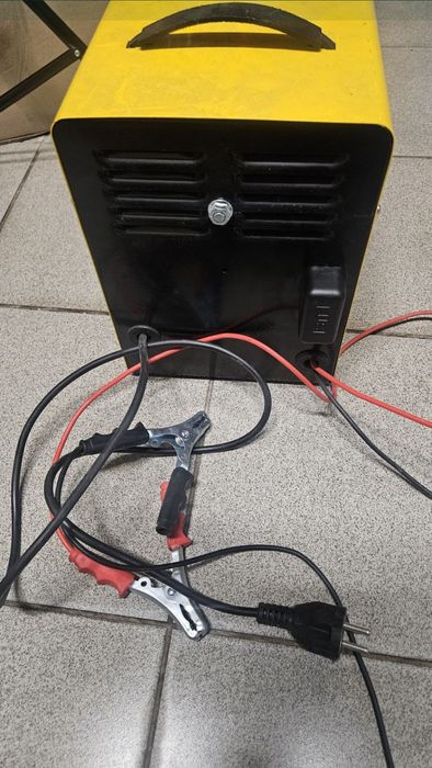 Зарядка з можливістю буста для старту авто 12v 150A Deca Booster