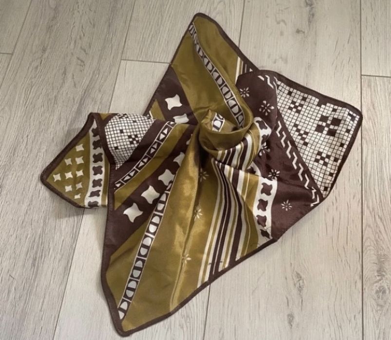 Apaszka kolory ziemi 40cm na 40 cm