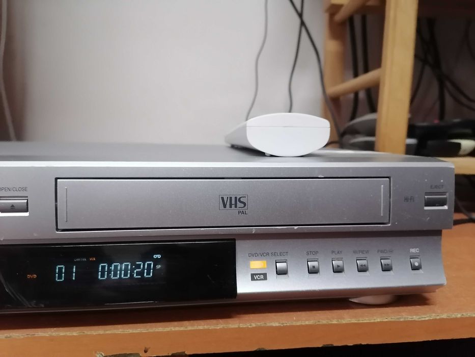 Magnetowid VHS Toshiba SD-K22 pilot