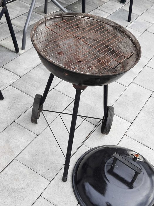 grill czarny okrągły
