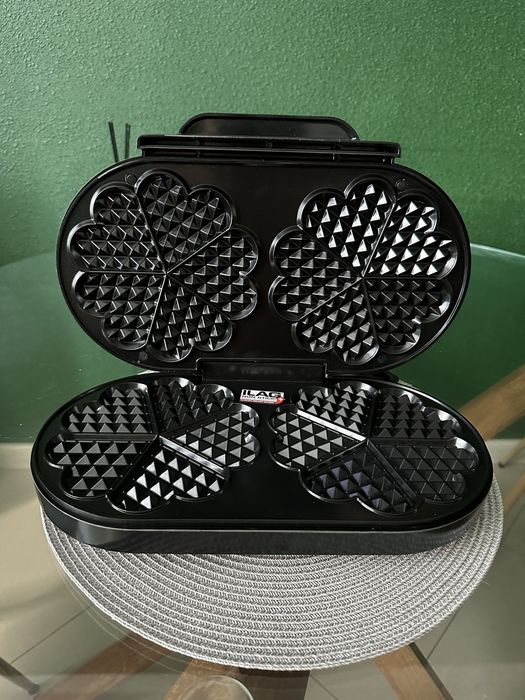 Електрична вафельниця SilverCrest SDW 1200 C1