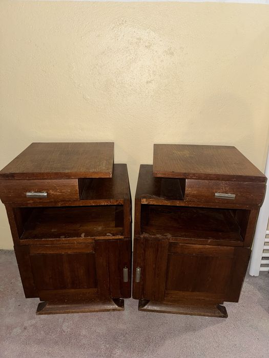 Móvel Rústico / Modular com Prateleiras e Armários. Funciona como duas mesinhas de cabeceira separadas