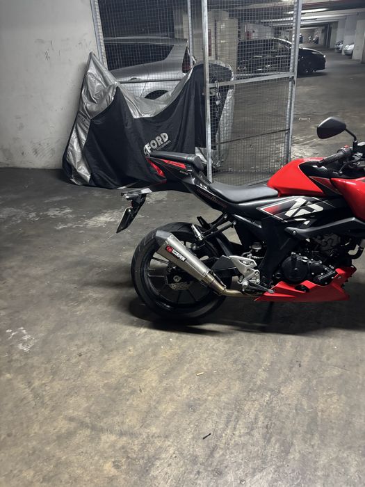 Moto semi nove pouco