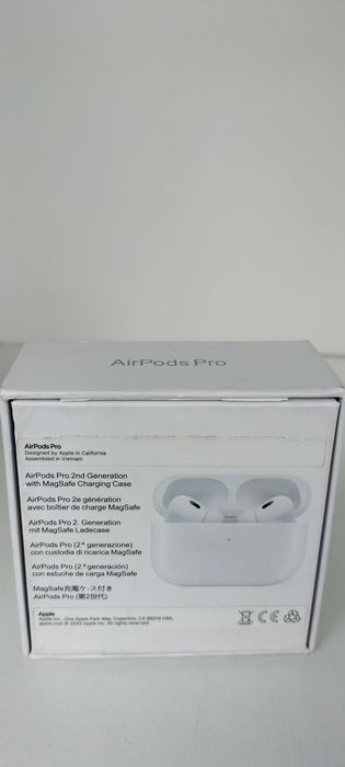 Pudełko po AirPods Pro od Apple
