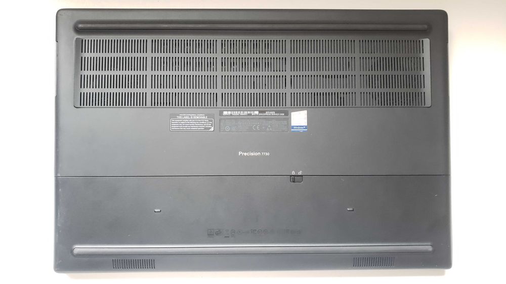 Ноутбук Dell Precision 7730 i7-8850H 32GB 128Gb + 1Tb SSD nVidia 6Gb