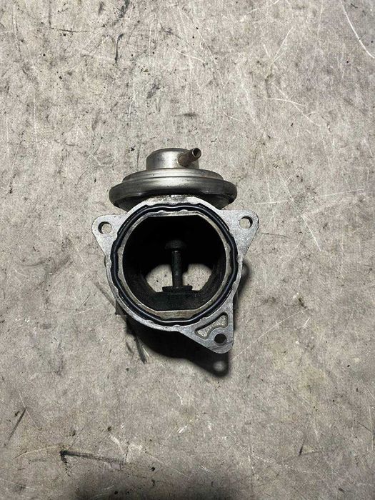 Клапан EGR рециркуляції газів VAG 1.9 TDI 038131501AN 038129637D