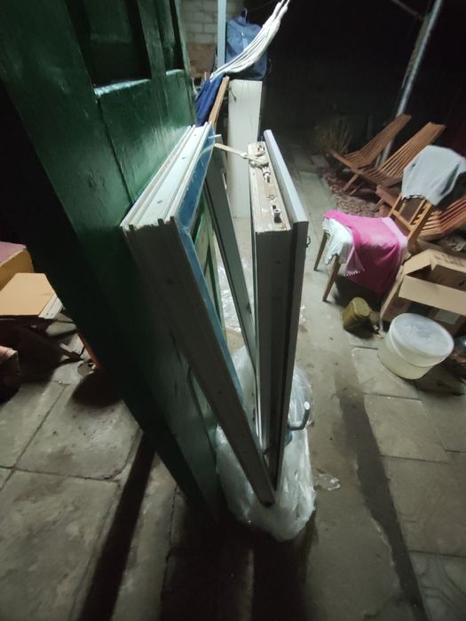 Металоластикове вікно 1080/570 (ЯК НОВЕ)