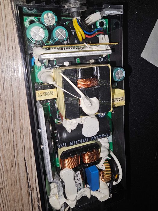 Xbox One fat 1tb (po czyszczeniu + 2 gry + akcesoria)