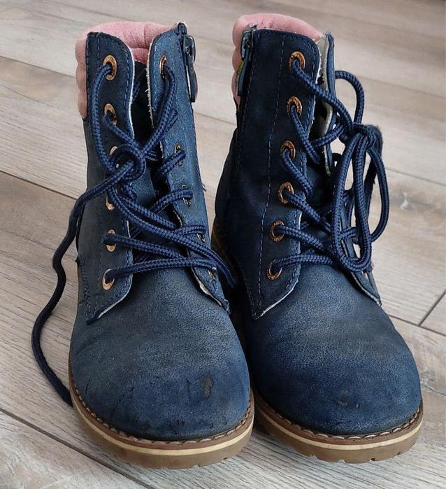 Sprzedam jesienne kozaczki 33