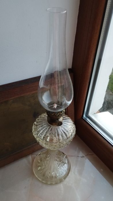 Старовинна гасова лампа.