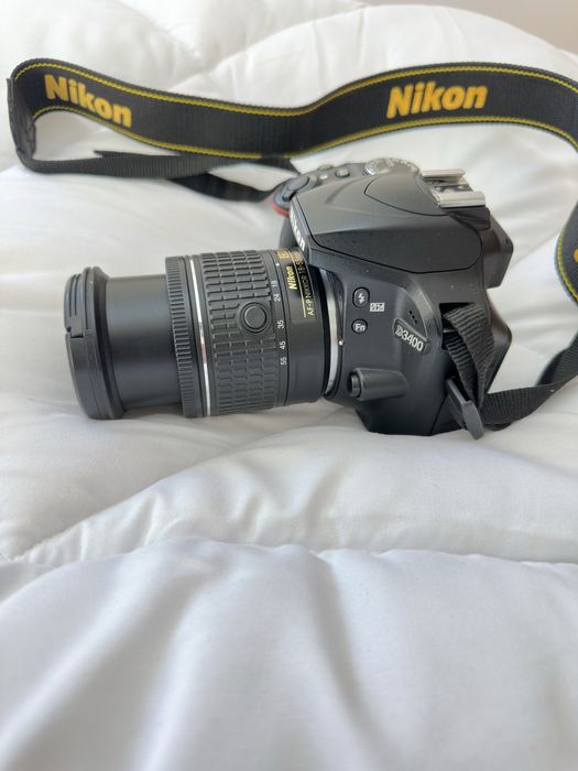 Nikon D3400 com lente 18-55mm e bolsa