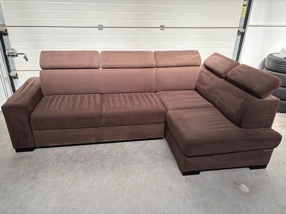 Naroznik z funkcja spania 270x160