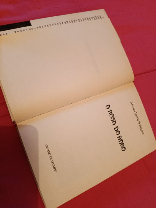 Livro :  A  ROSA DO  ADRO