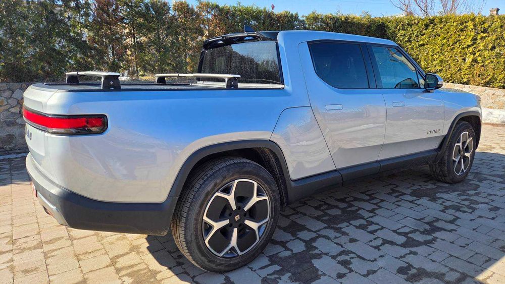 2024 Rivian R1T Dual Large