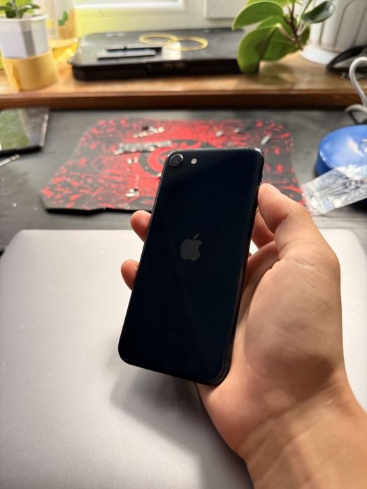 iPhone se 2022 64