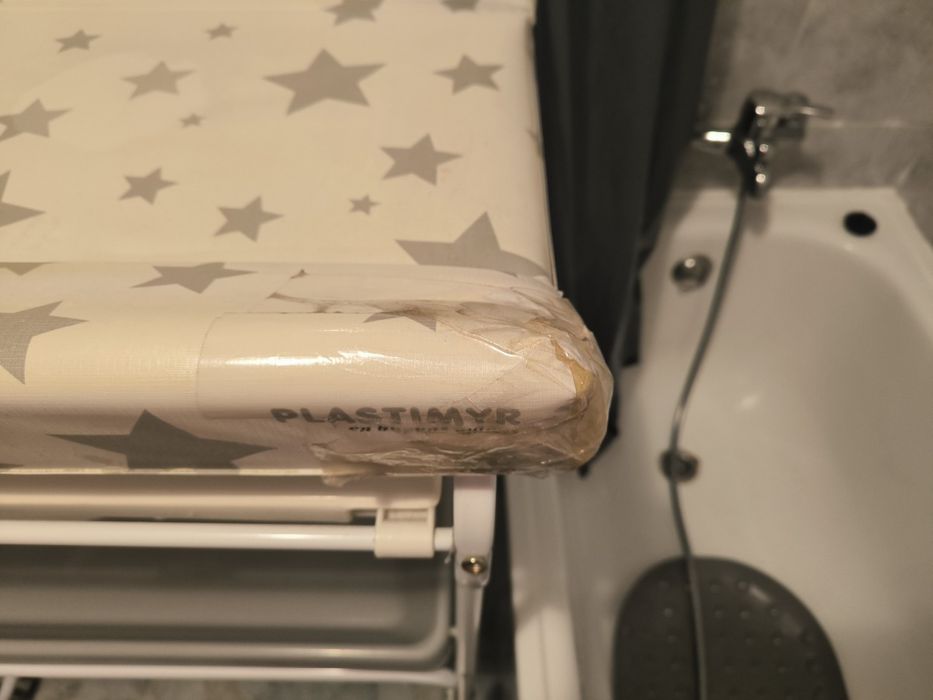 Banheira com muda fraldas