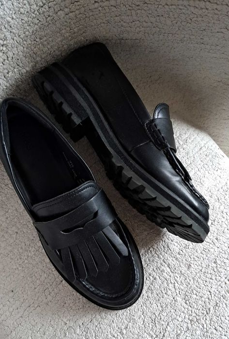 Лофери жіночі чорного кольору