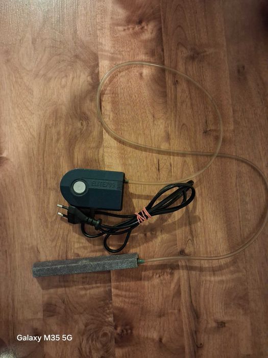 Pompka brzęczyk do akwarium Elite 799 gratis