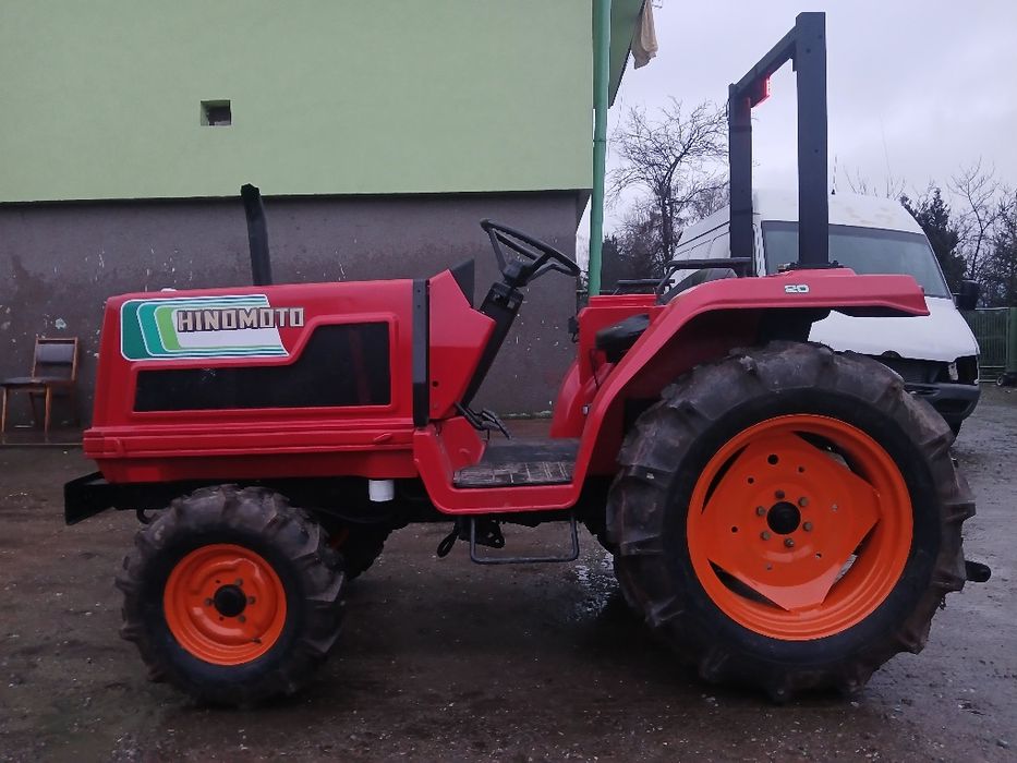 Japoński traktor  mitsubishi   kosiarka glebka