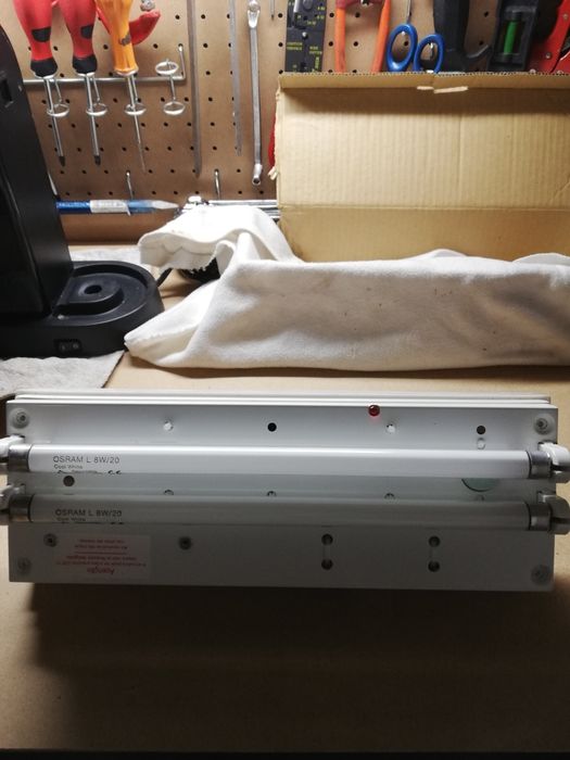 Bloco autónomo de iluminação de Emergência, novo, 2x8W