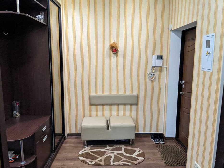 З комнатная квартира с ремонтом и мебелью