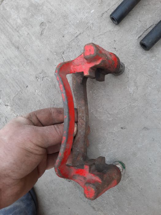 Рамки суппорта передннго и заднего на Mitsubishi Galant 2007-2002