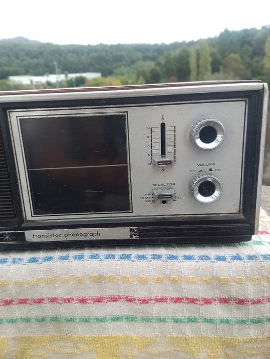 Radio antigo, não é de válvulas