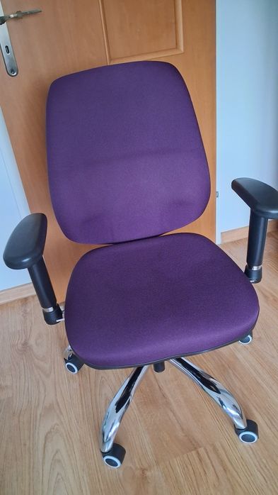 Fotel biurowy obrotowy