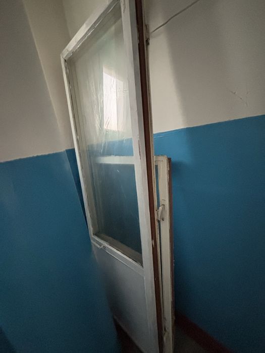 Двери блок балконный деревяный отдам даром бесплатно