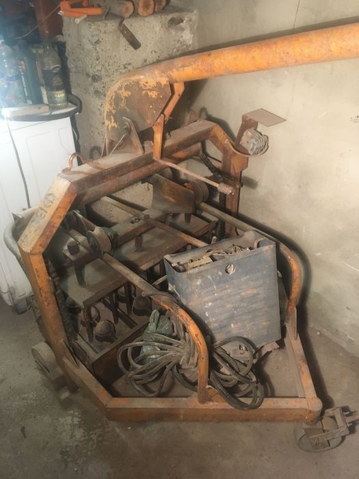 Робочий шлакоблочний вібростанок з трансформатором