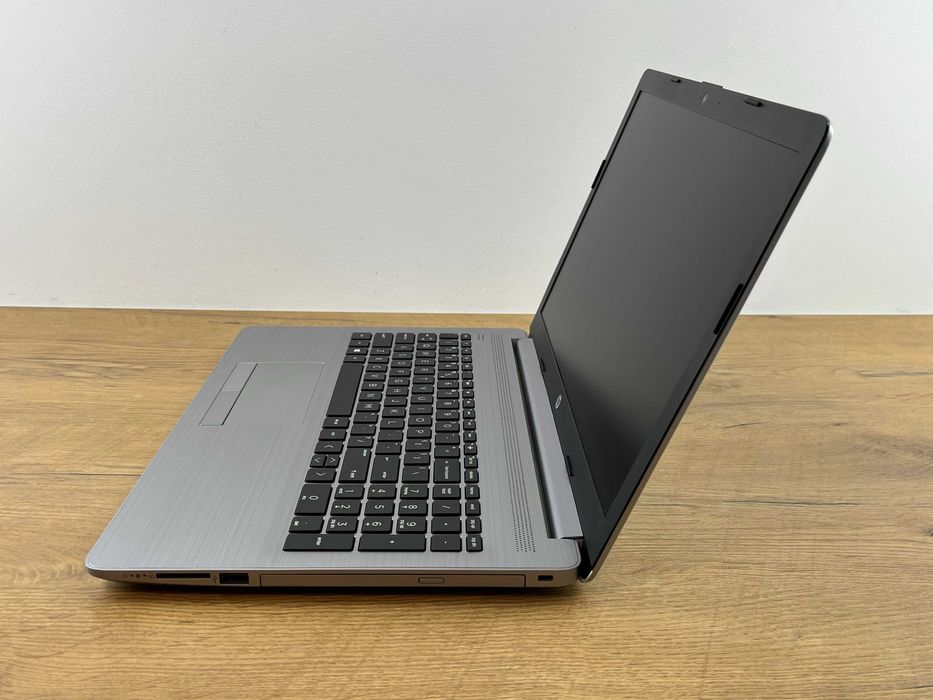 1337. Laptop Hp 255 G7, 15 cali, AMD A6. Dysk SSD M2 240gb, Win 10