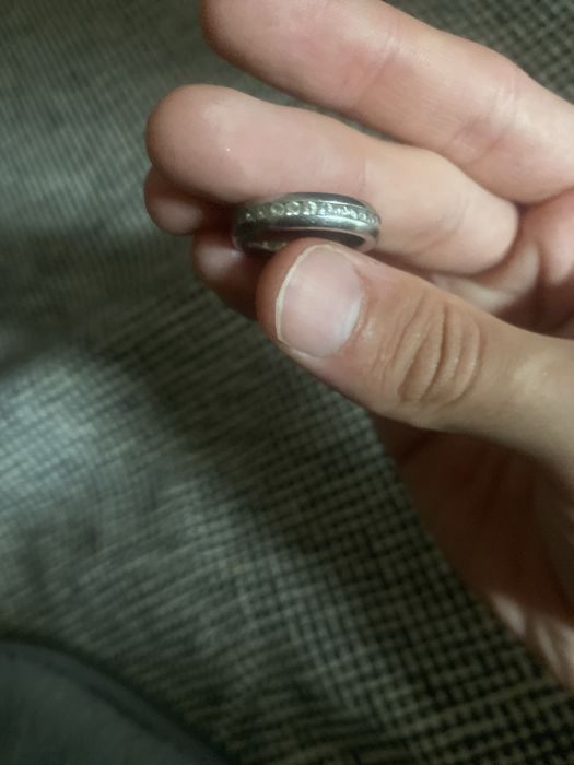 Anel de prata com diamantes falsos