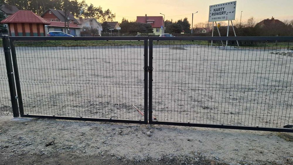 Działka  utwardzona pod wynajem.