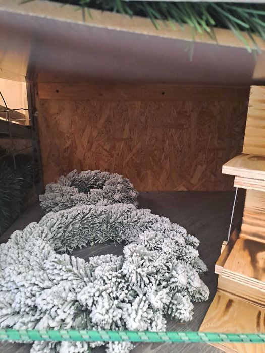 Śnieżone  dekoracje do domu i ogrodu