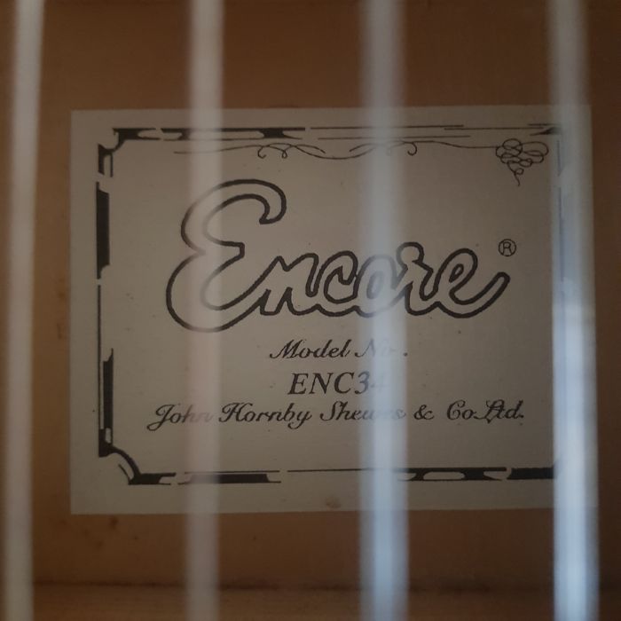 Гітара  майже , .