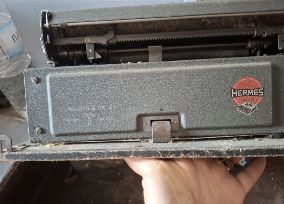 Máquina de escrever Hermes Media