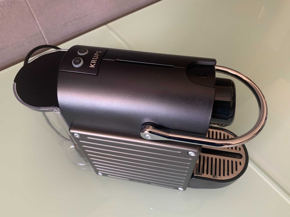 Maquina NESPRESSO Pixie Titan