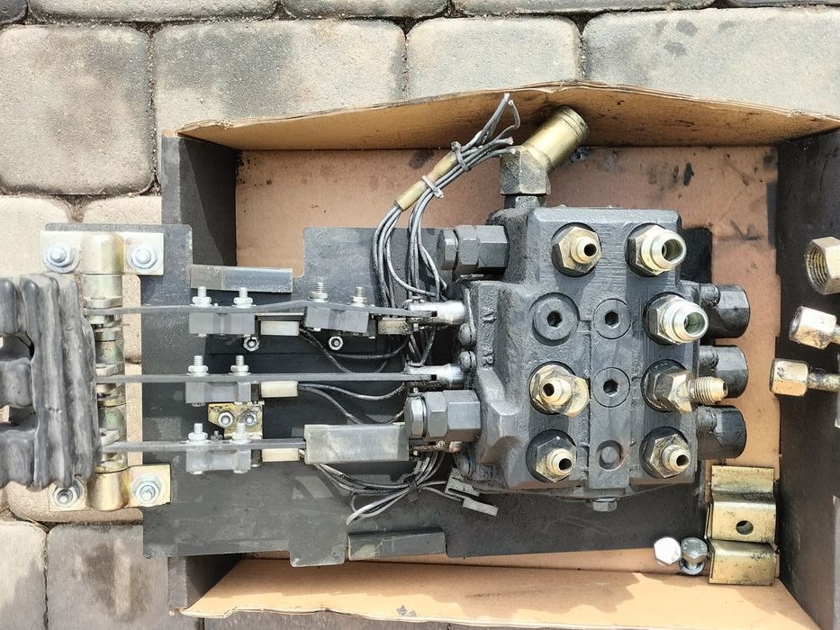rozdzielacz hydrauliczny do wózka widłowego