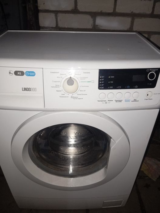 Продам стиральную машину б/у Занусси на 6 кг