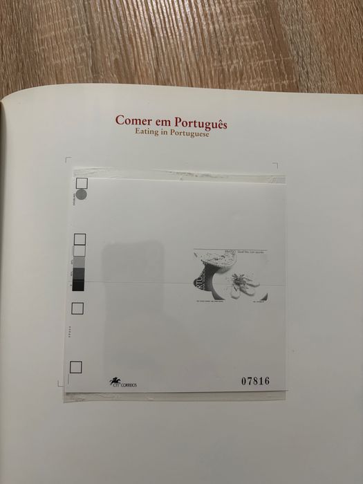 Livro de gastronomia Comer em Português