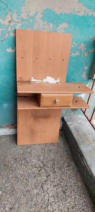 Продам поличку у нормальному стані