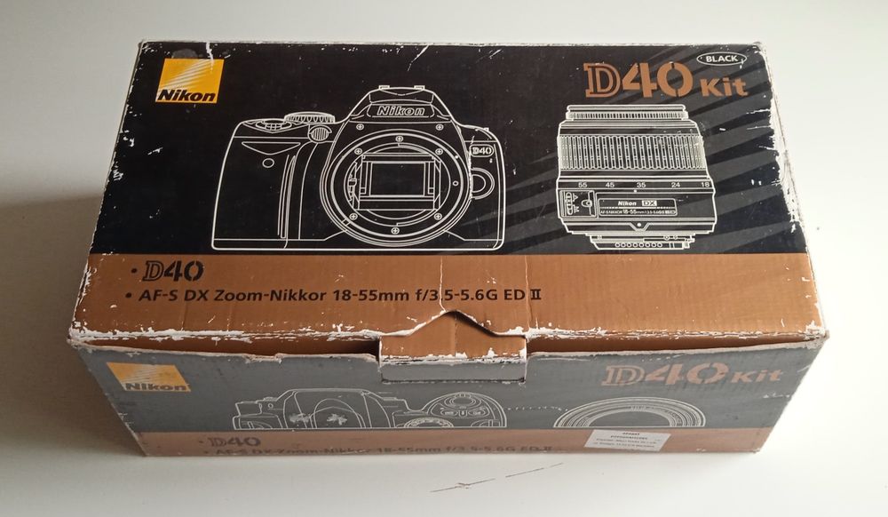 Nikon - lustrzanka z obiektywem