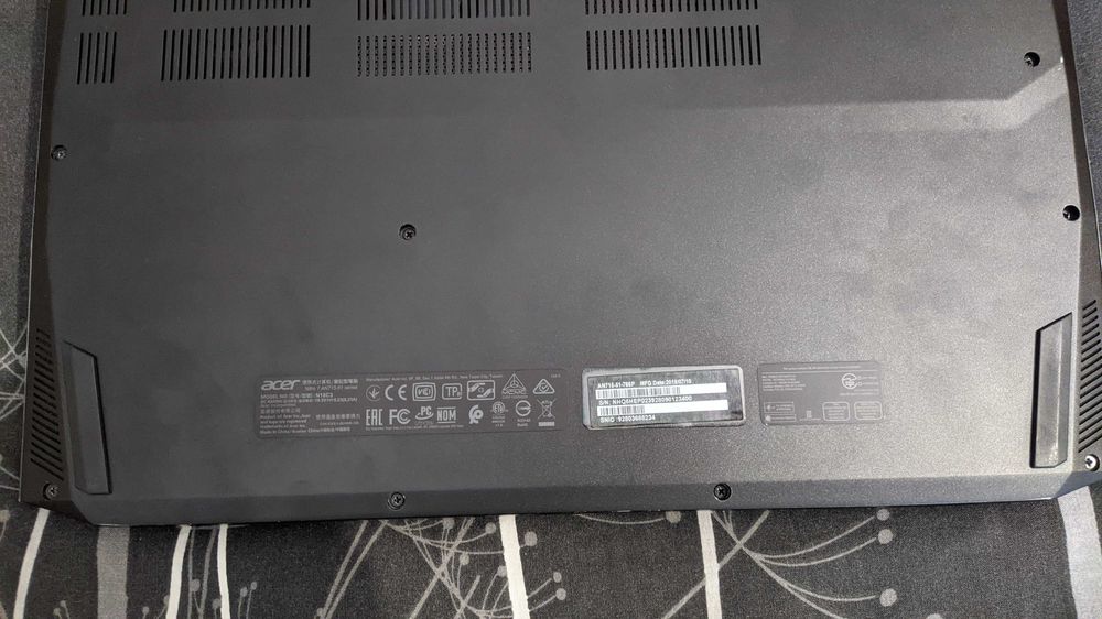 Acer Nitro 7 Intel Core i7-9750H NVIDIA GeForce GTX1660ti 6gb 16Ram