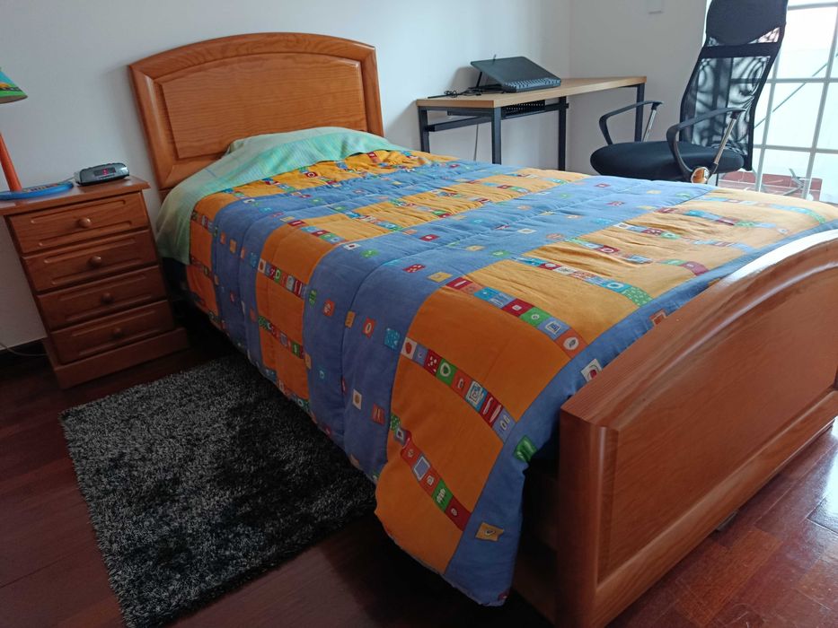Cama solteiro, estrado, 2 colchões, inclui gavetão que pode ser 2ªcama